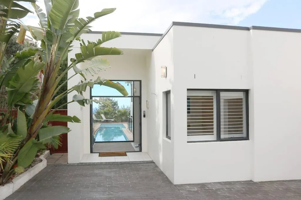 Holiday home Villa Paradiso - 5 Bed - Beach Access - Pool Tura Beach Australia