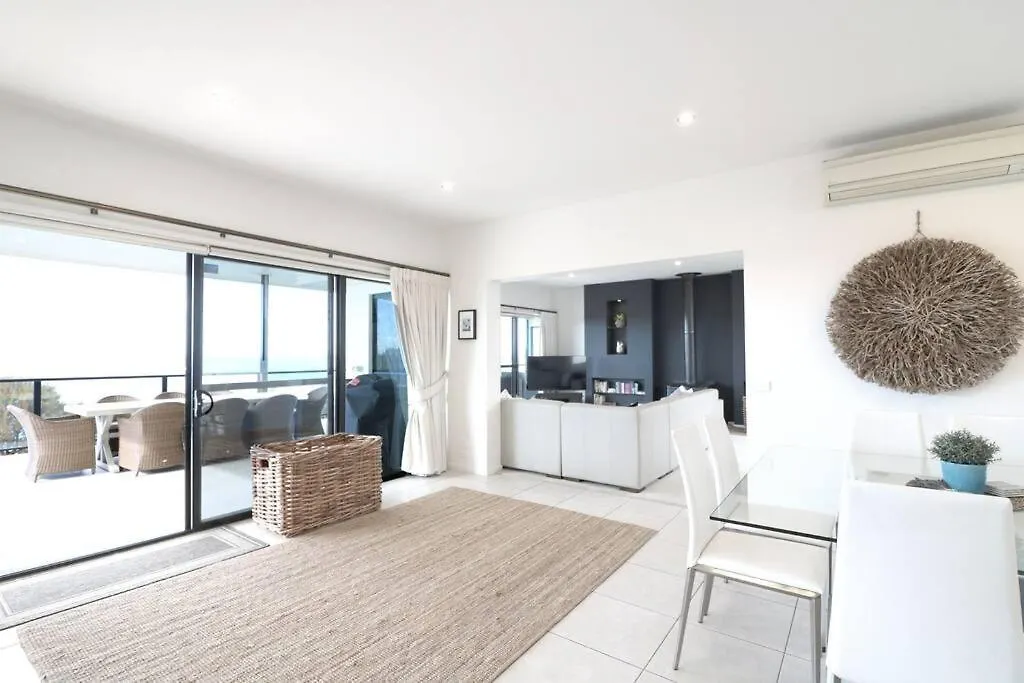 Villa Paradiso - 5 Bed - Beach Access - Pool Tura Beach 0*,  Australia